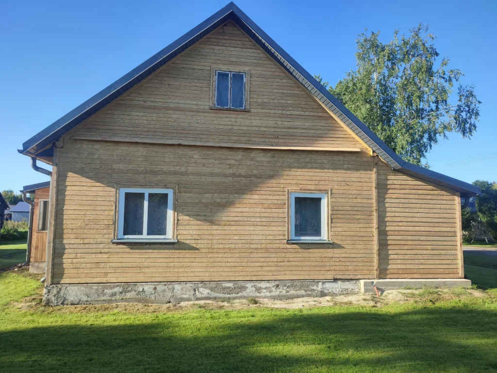 Medinis fasadas atnaujinimui